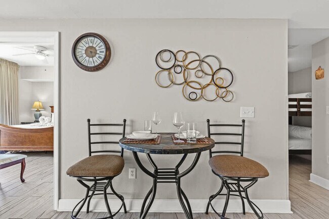 Building Photo - 16819 Front Beach Rd