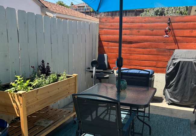 Building Photo - Charming Studio with Private Outdoor Space in Quiet Del Cerro Neighborhood