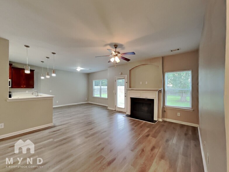 Building Photo - 7490 Absinth Dr