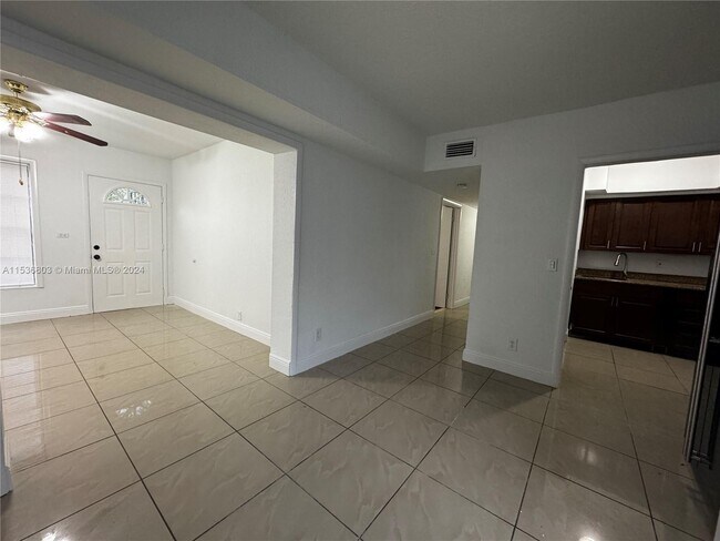 Building Photo - 1060 NW 116th St