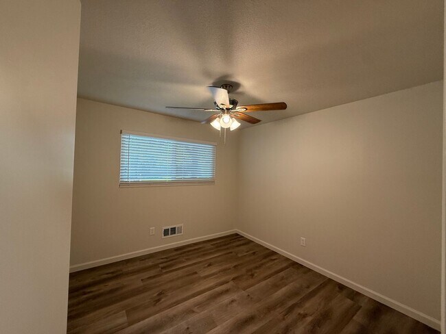 Building Photo - Newly renovated single story in Greenwood Estates!