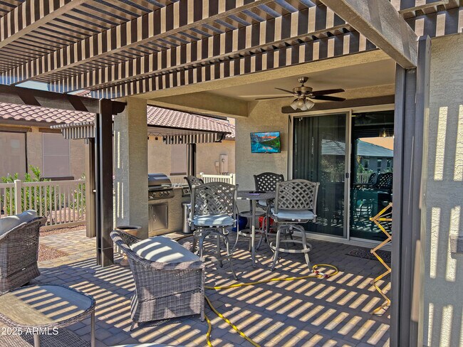 Building Photo - 41767 W Sagebrush Ct