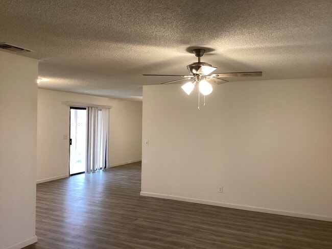 Building Photo - 16385 N D St