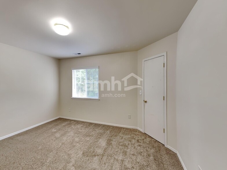 Building Photo - 5008 S Mullen St