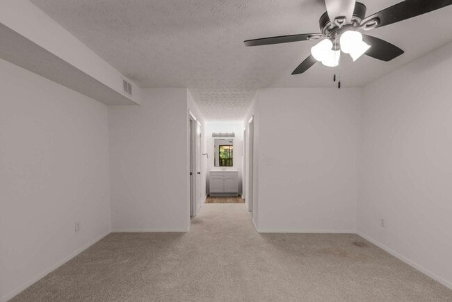 Building Photo - 1017 Dunbar Dr
