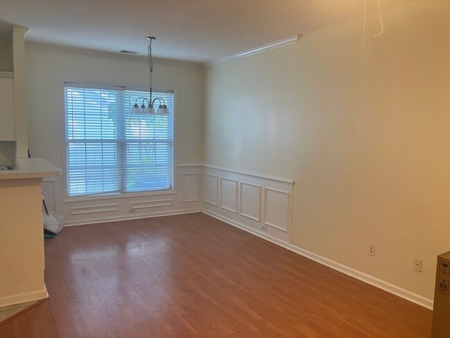 Building Photo - 3BR / 2.5BA @ Westbury Park