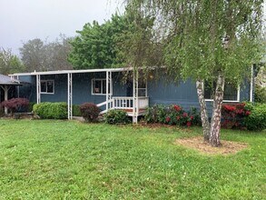 Building Photo - Great single Level home!