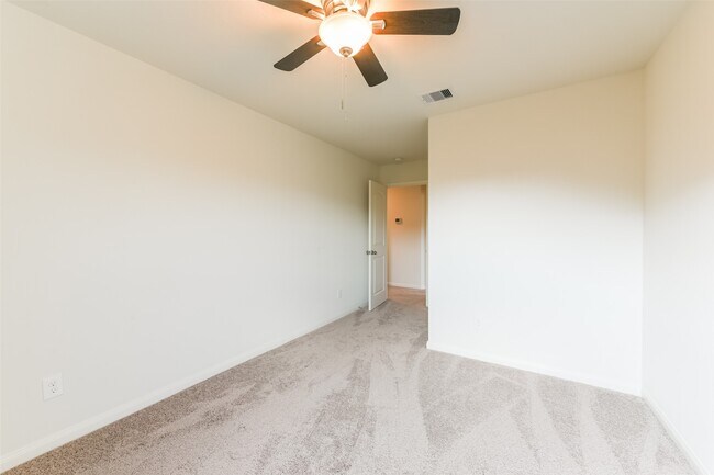Building Photo - 15238 Snowdrop Field Dr