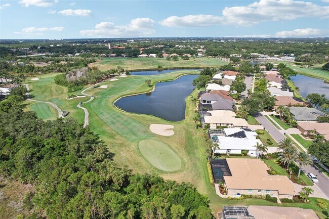 Building Photo - 539 Fallbrook Dr