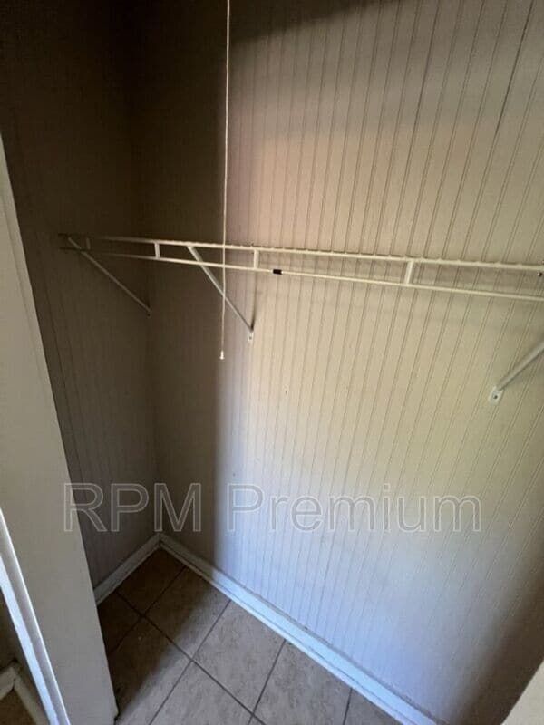 Building Photo - 5863 Denova St