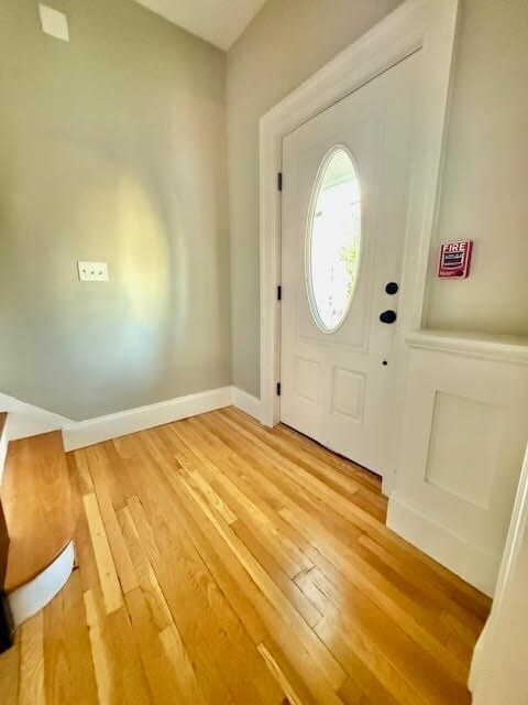 Building Photo - 31 Mayflower St