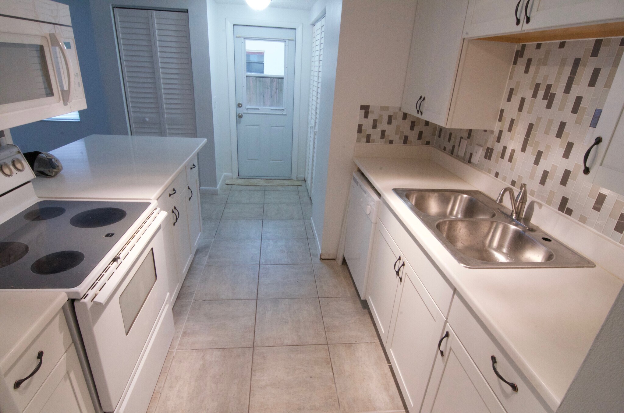 Building Photo - 3624 W Anderson Ave