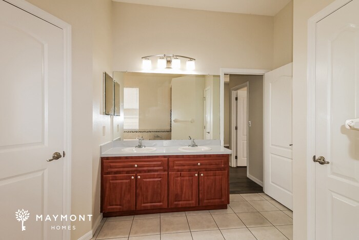 Building Photo - 12805 Ione Way