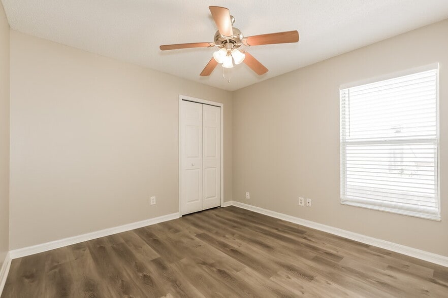 Building Photo - 3406 Palm Beach Dr