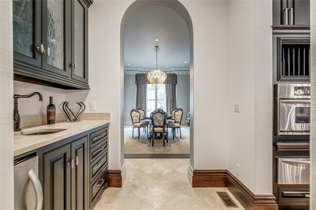 Building Photo - 5701 Mistletoe Ct