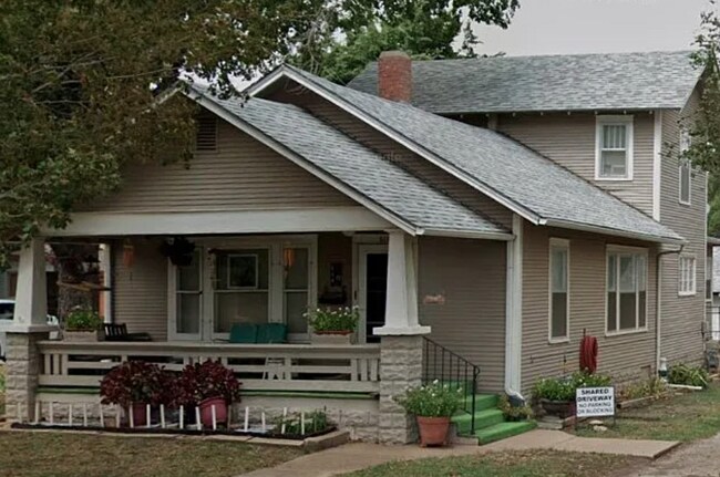 Primary Photo - 614 W 3rd Ave