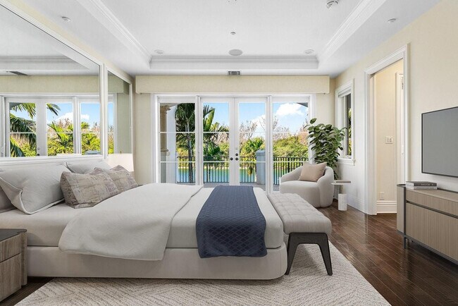 Building Photo - 549 NE 19th Ave