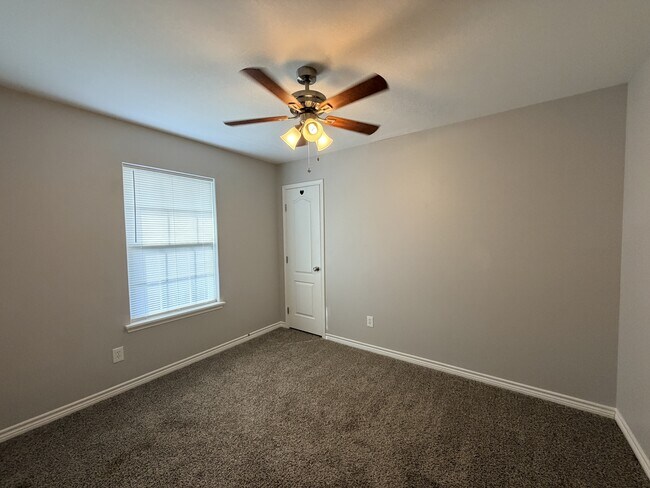 Building Photo - 103 S 4th St