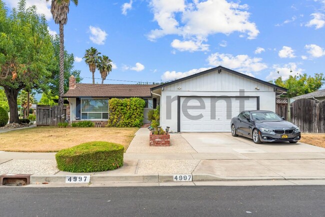 Building Photo - 4997 Kenlar Dr