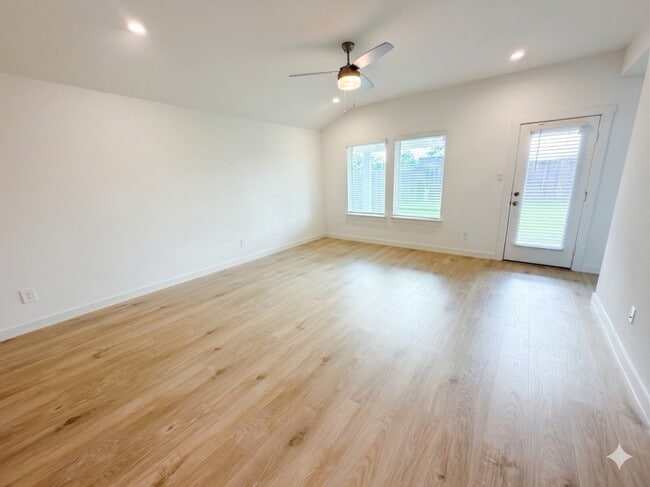Building Photo - 4946 Pne Hvn Ln