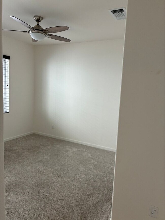 Building Photo - Spacious 3BR House in Gilroy