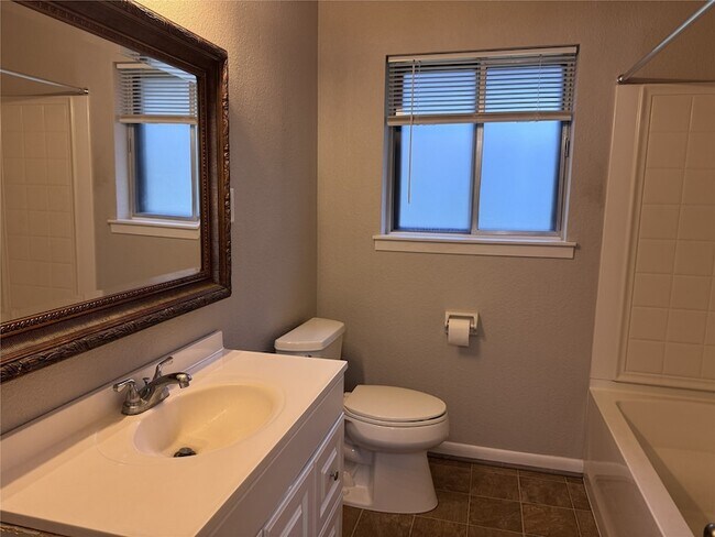 Building Photo - 1478 Apache Dr