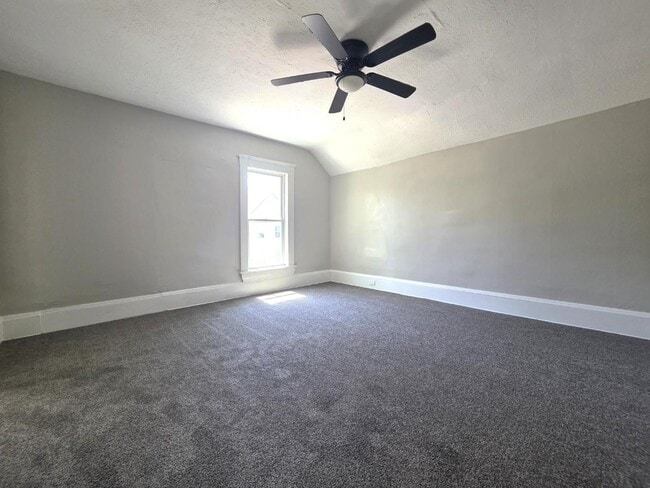 Building Photo - 6215 Carpenter Ave