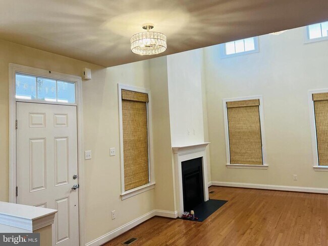 Building Photo - 107 Shilling Ave