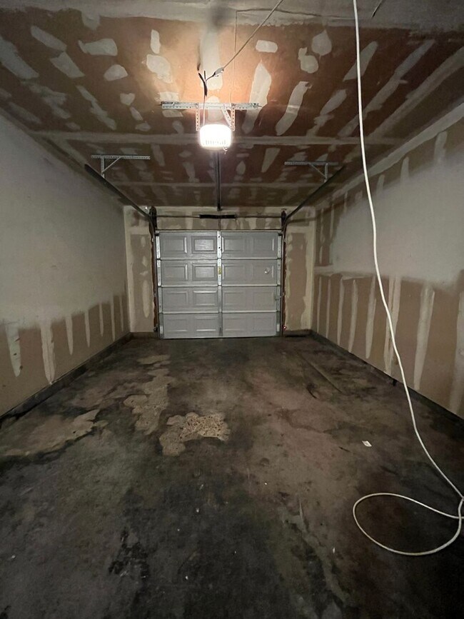 Building Photo - 2358004/85