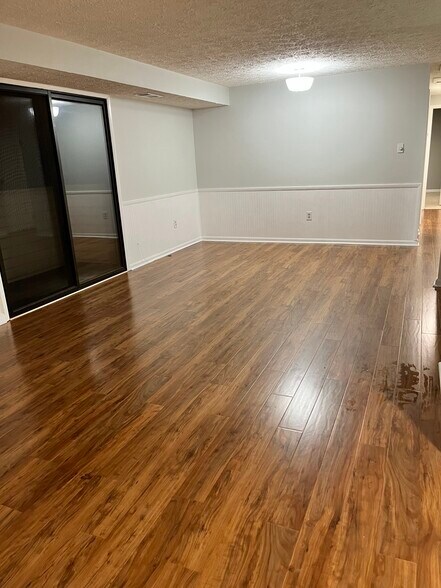 Building Photo - 12411 Hickory Tree Way