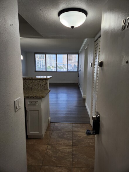 Building Photo - 9143 SW 77th Ave