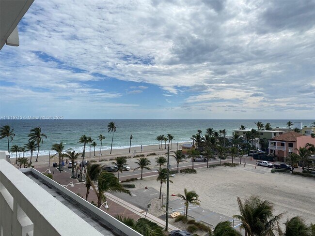 Building Photo - 3111 N Ocean Dr