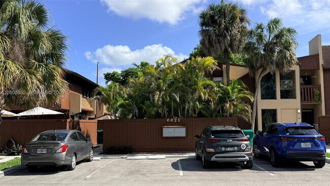 Building Photo - 6621 SW 116th Pl