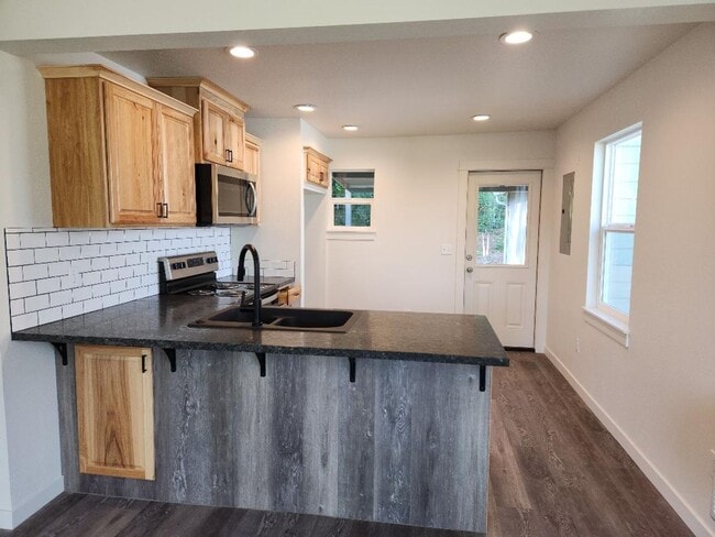 Building Photo - 3bedroom 2bath House