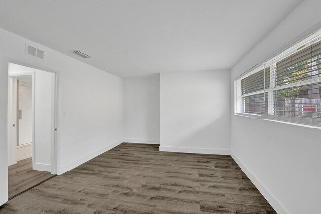Building Photo - 5981 NE 22nd Way