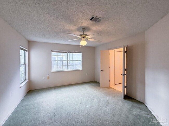 Building Photo - 1039 E Maxwell St