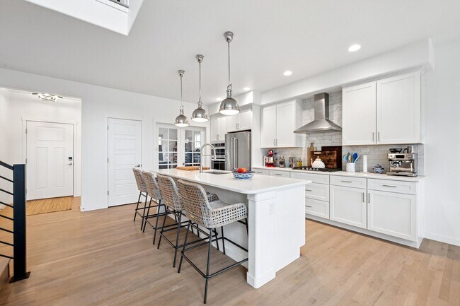 Building Photo - Absolutely Gorgeous Cordera Home