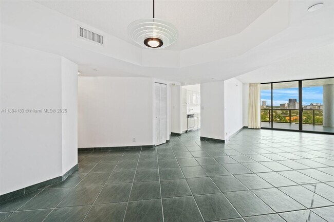 Building Photo - 3600 Yacht Club Dr