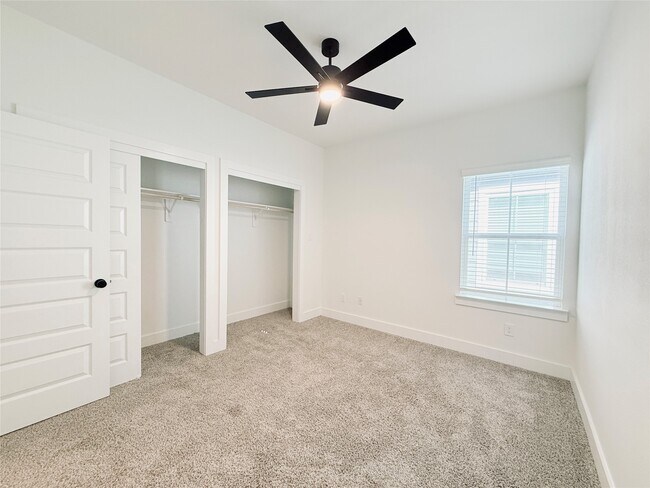 Building Photo - 16575 Oasis Glade Dr