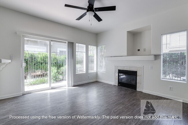 Building Photo - Gorgeous End unit in Rancho Santa Margarita!