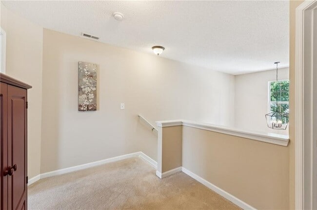 Building Photo - 299 Azalea Cir