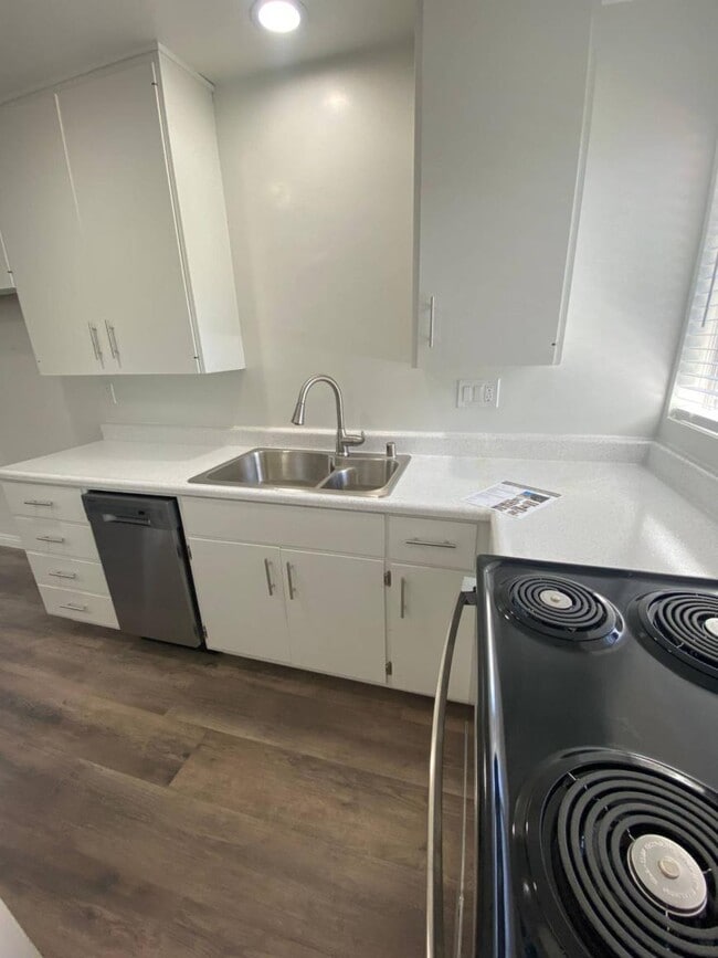 Building Photo - 1.0 bedroom in Monrovia California 91016