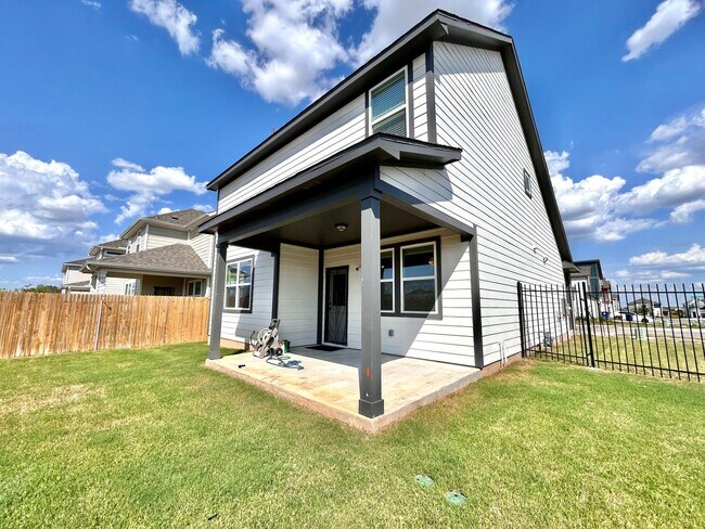 Building Photo - Modern 3/BR 2.5/BA Home with Porch, Deck &...