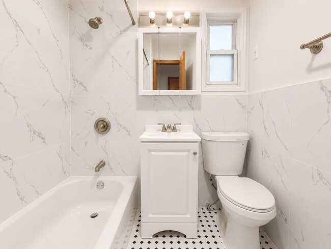 Building Photo - 38 W 53rd St