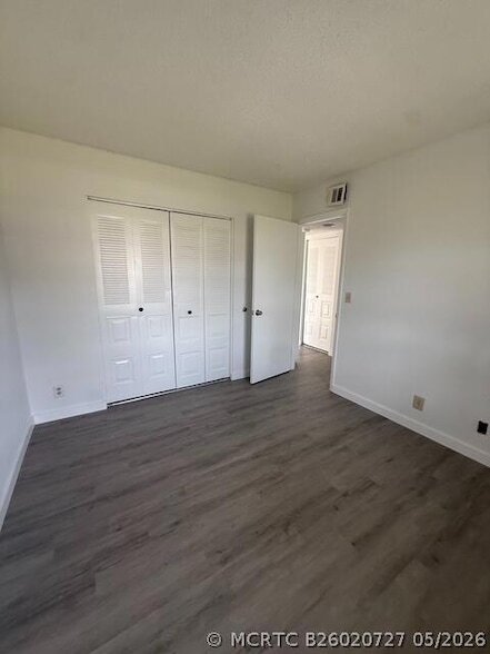Building Photo - 1516 SE Royal Green Cir