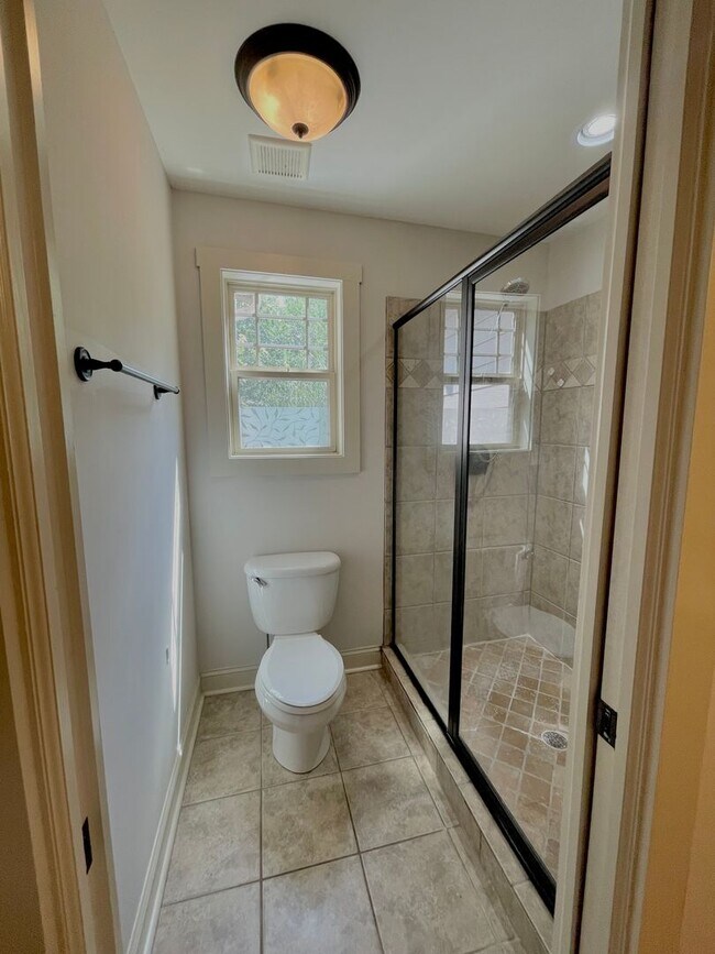 Building Photo - Spacious Home in Solamere with basement
