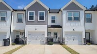 Building Photo - 1058 Linsmore Ave