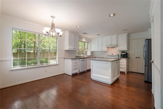 Building Photo - 98 E Greywing Ct