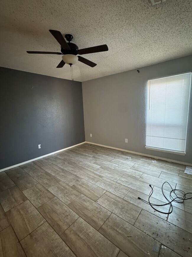 Building Photo - Southside-Duplex-Includes Water & Trash