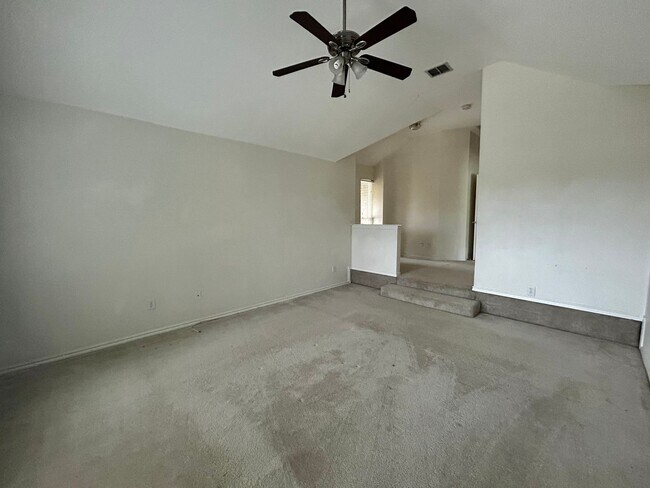 Building Photo - Spacious Home in BISD